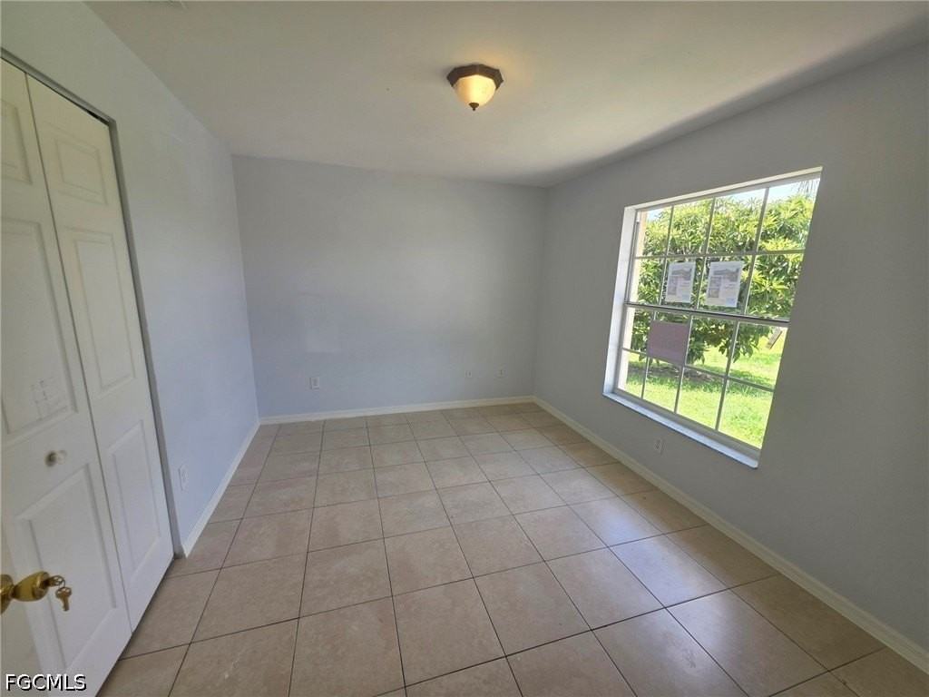 2422 Vernon Ave S - Photo 4 of 13
