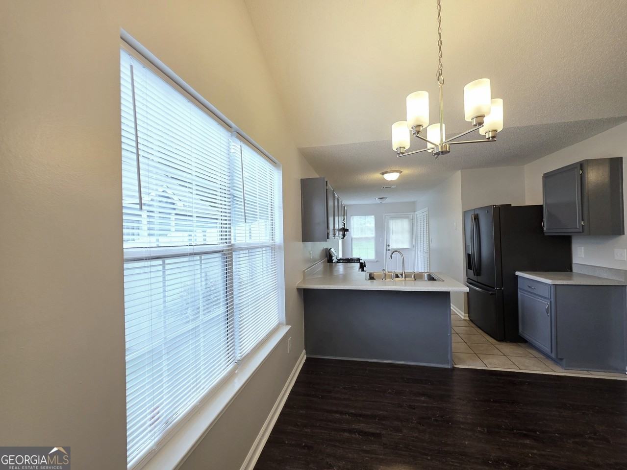1504 Cain Ct N - Photo 6 of 20