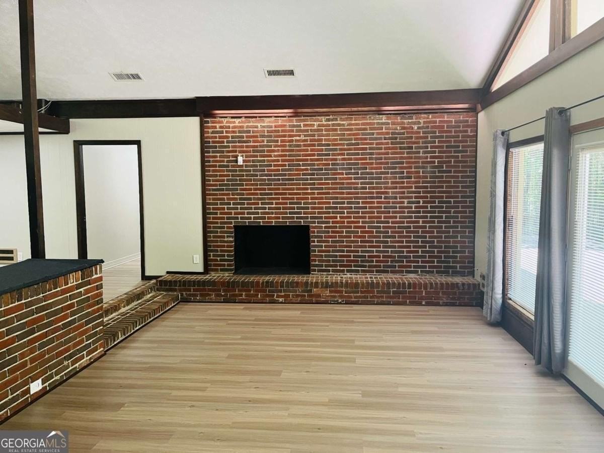 163 Old Norton Rd - Photo 7 of 47