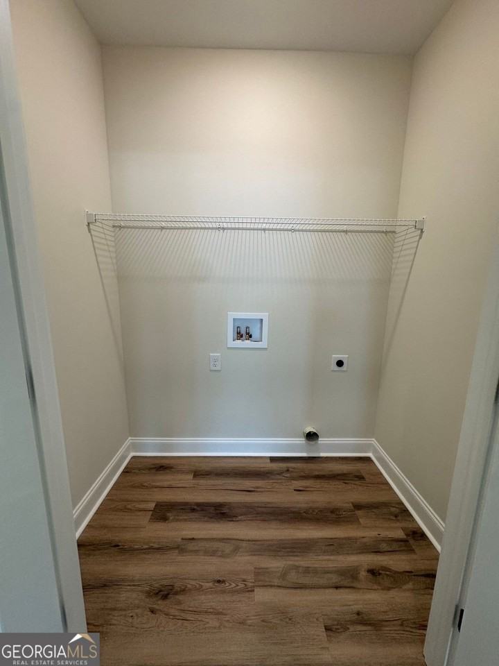 201 Oak Ave - Photo 4 of 15