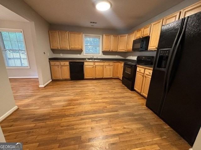 1142 Windsor St Sw - Photo 3 of 16