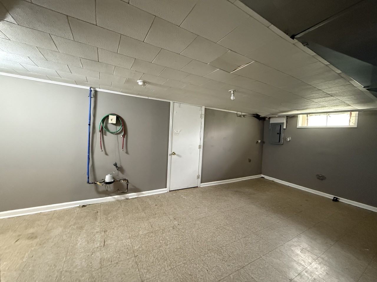 915 Woodstock Ave #1 - Photo 4 of 14