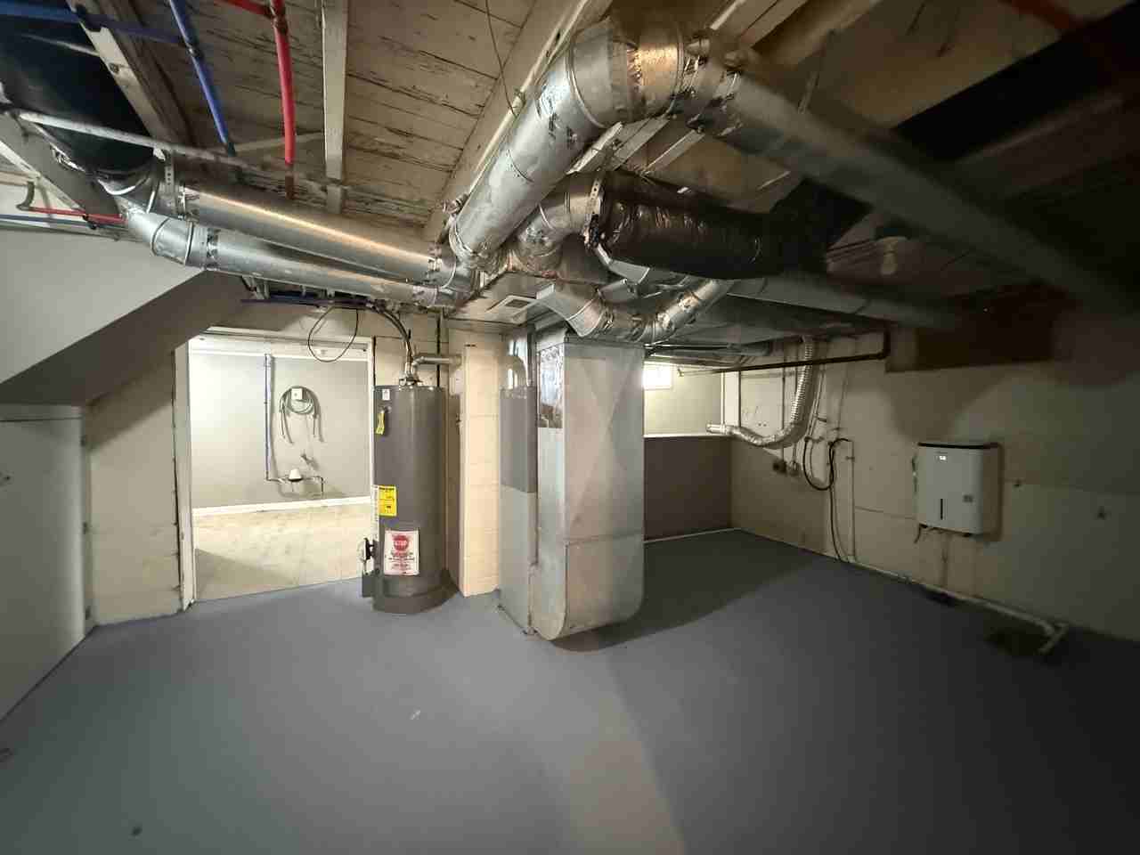915 Woodstock Ave #1 - Photo 5 of 14