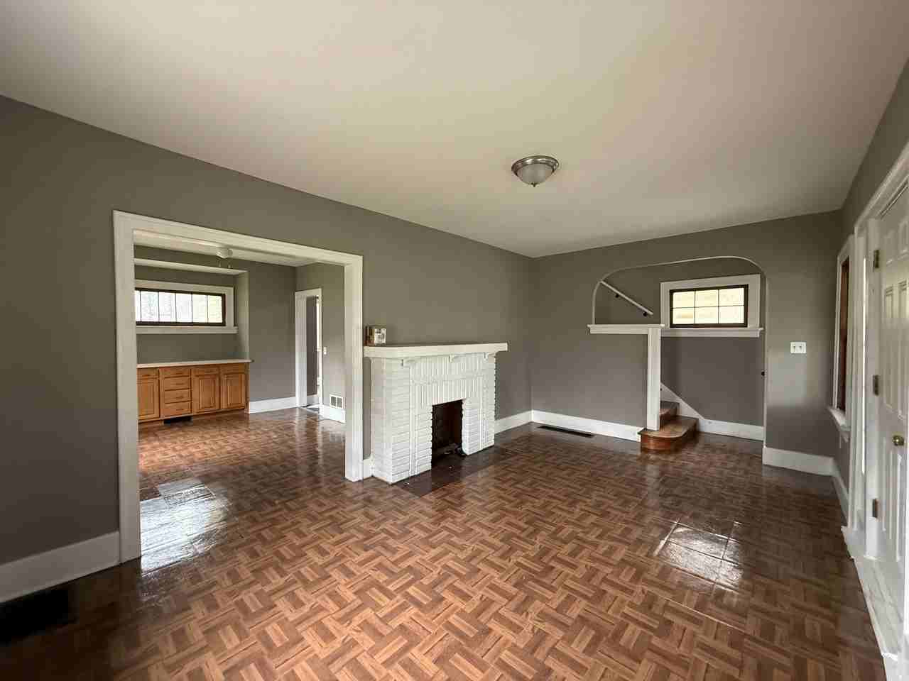 915 Woodstock Ave #1 - Photo 6 of 14