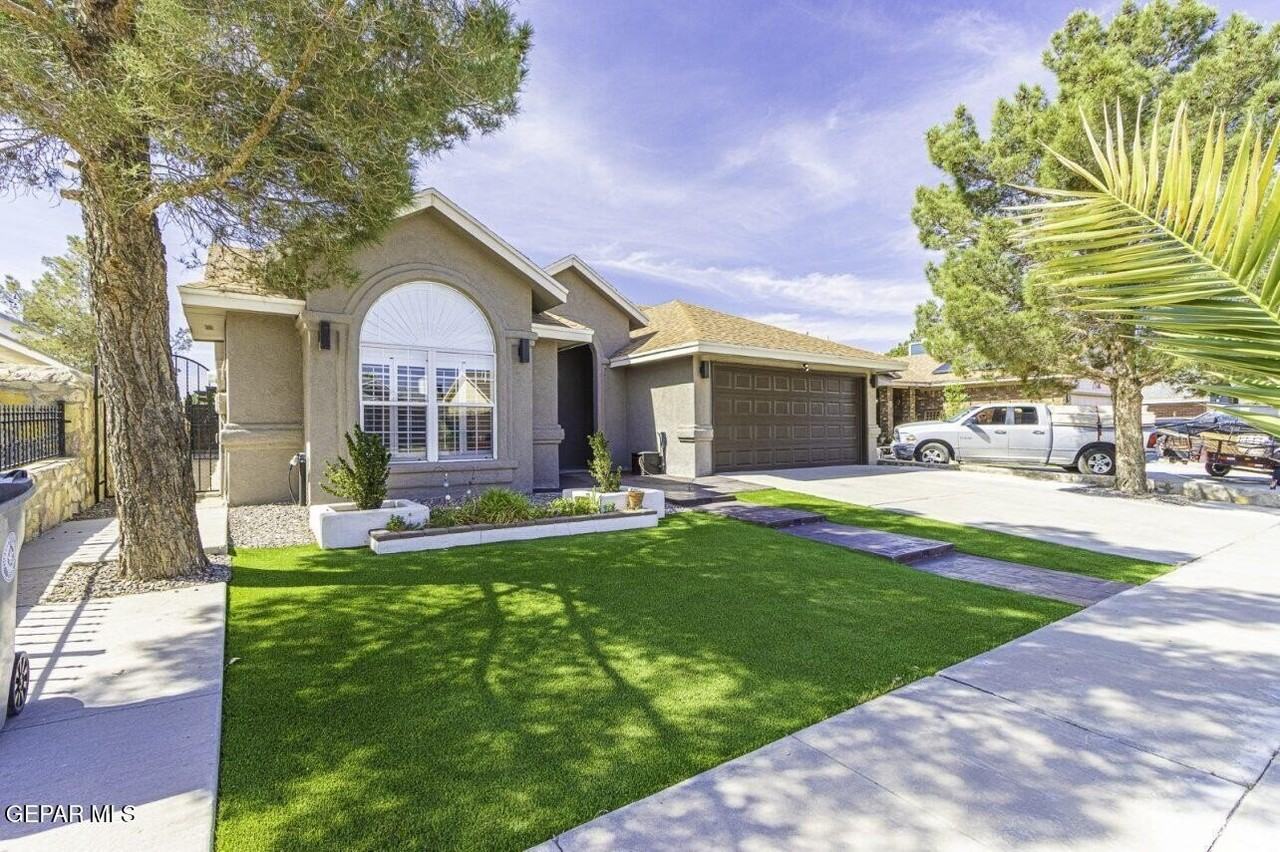 12082 El Greco Cir - Photo 3 of 29
