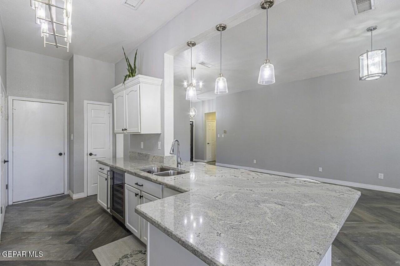 12082 El Greco Cir - Photo 4 of 29