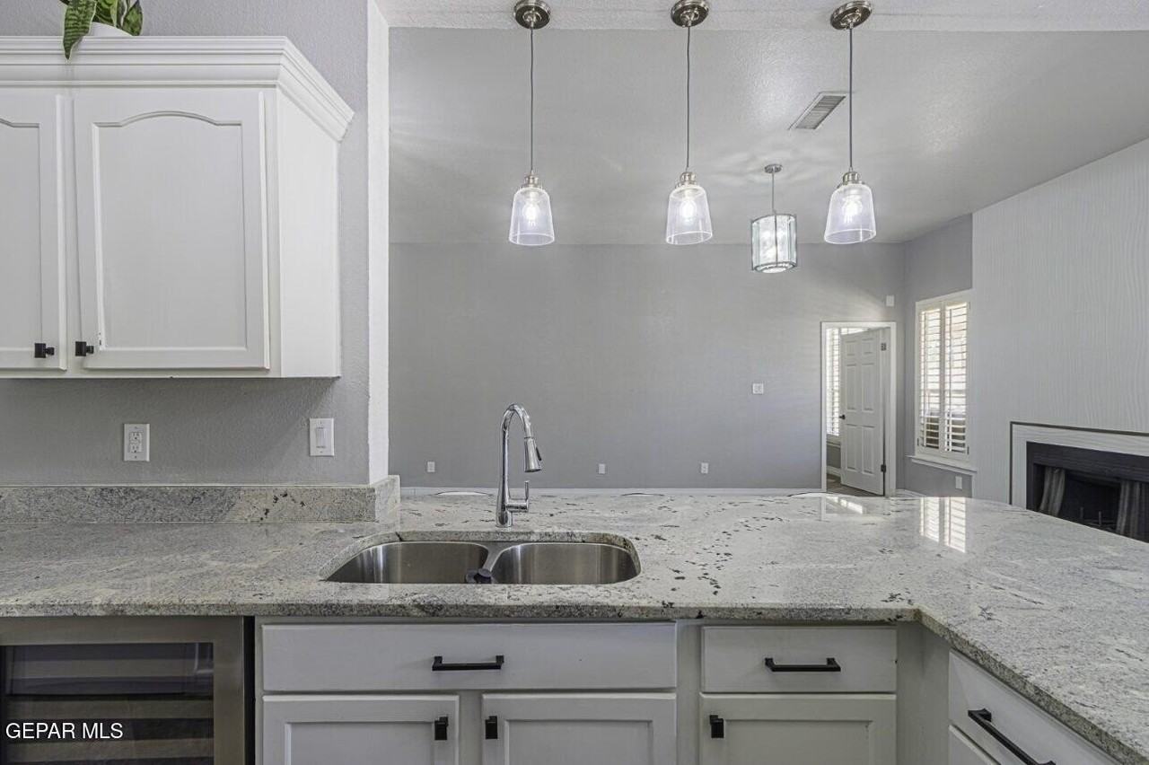 12082 El Greco Cir - Photo 5 of 29