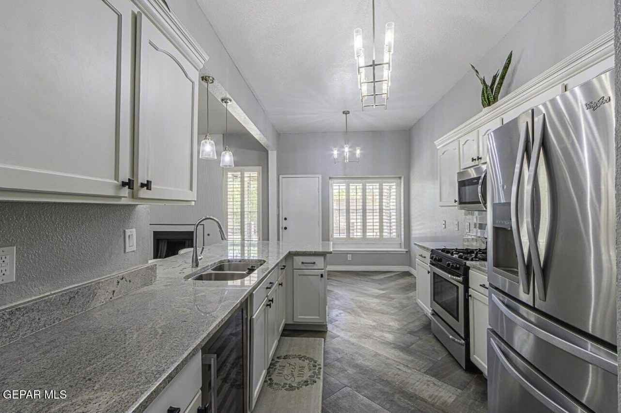12082 El Greco Cir - Photo 6 of 29