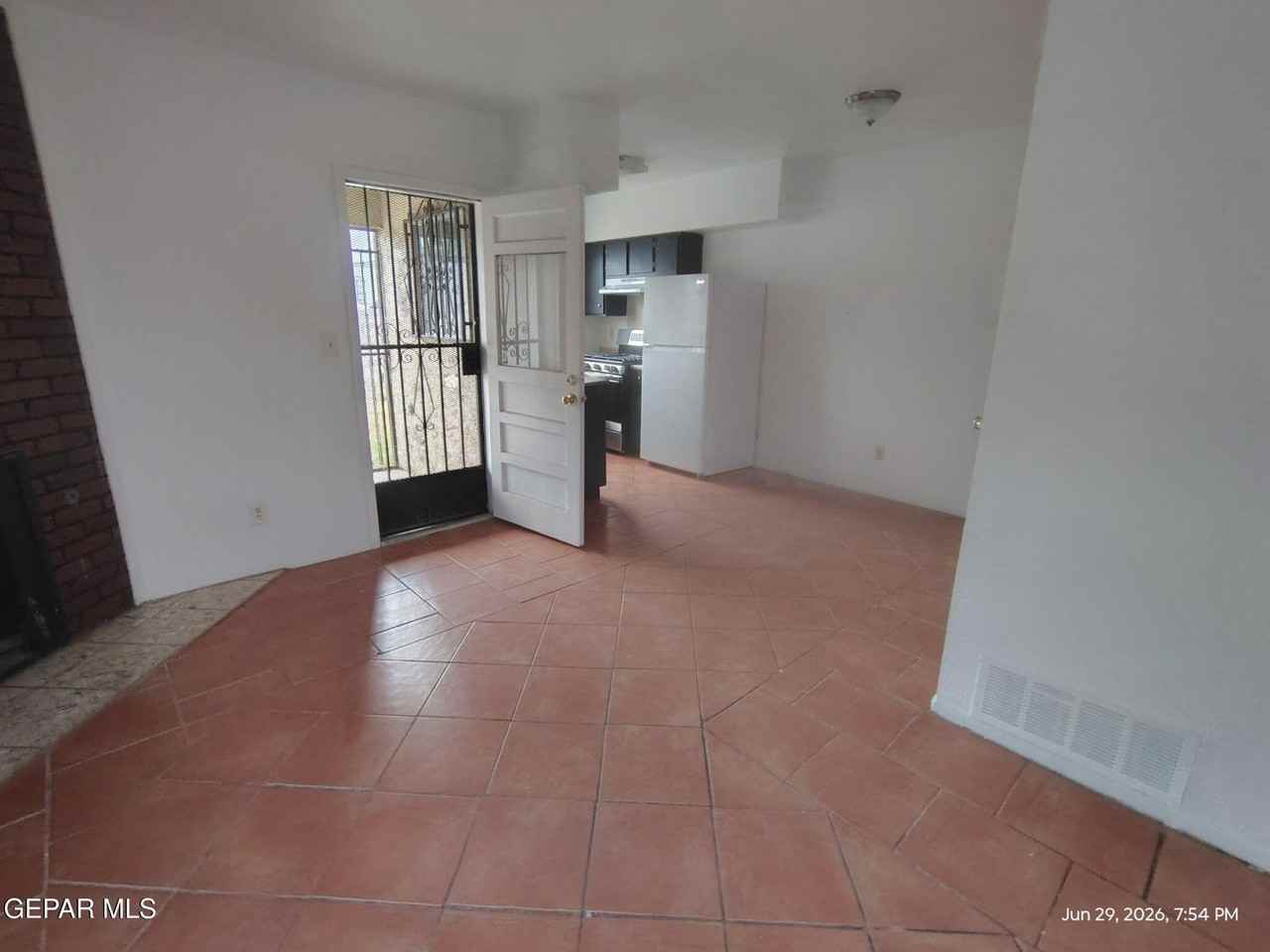 8905 Ankerson St - Photo 3 of 9