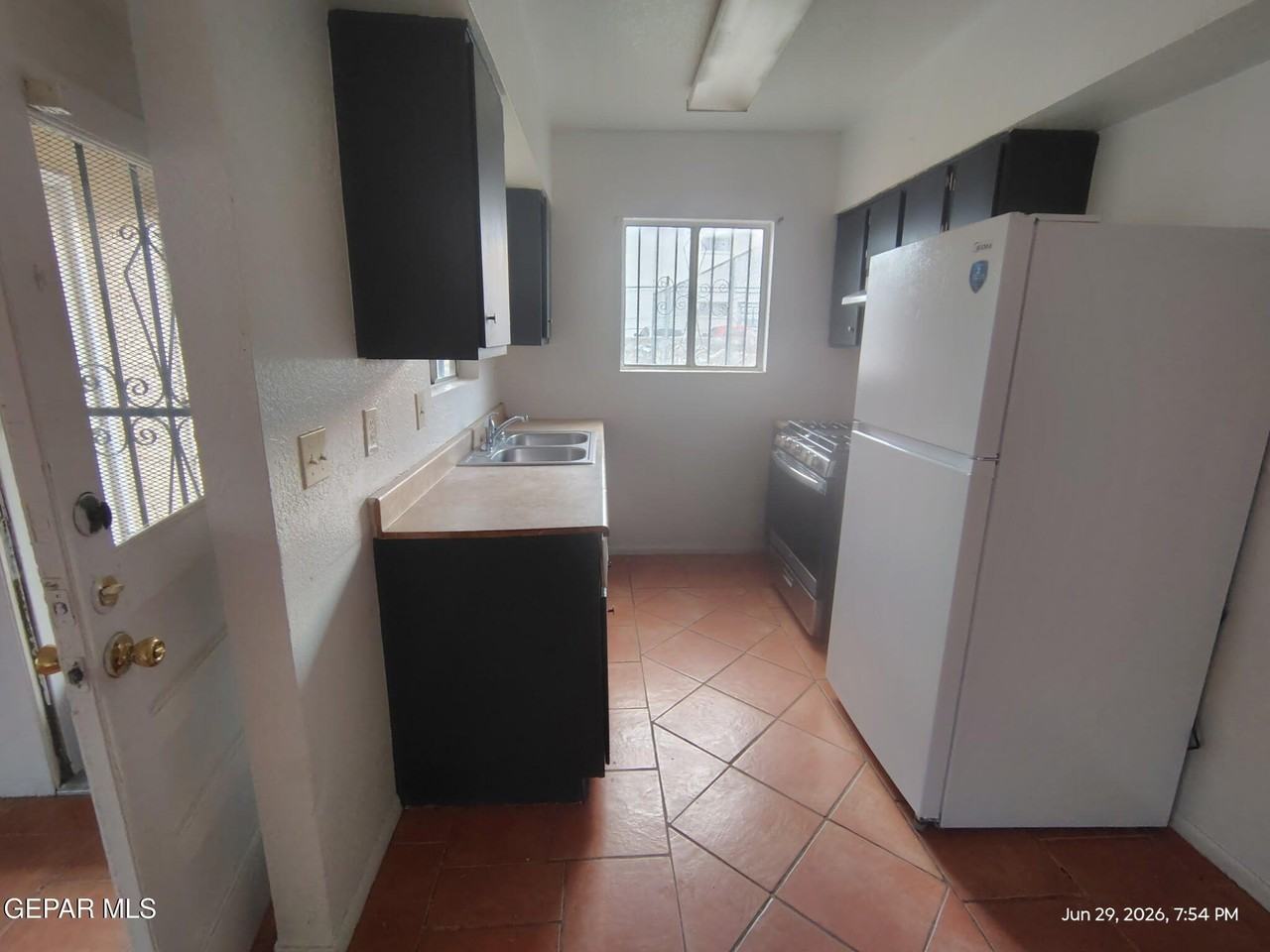 8905 Ankerson St - Photo 4 of 9