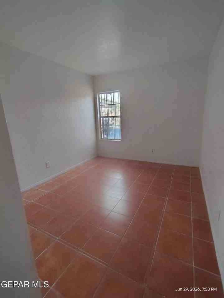 8905 Ankerson St - Photo 5 of 9