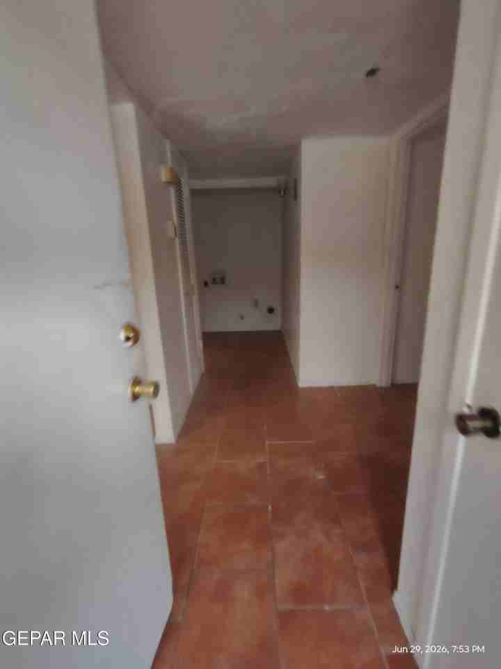 8905 Ankerson St - Photo 7 of 9