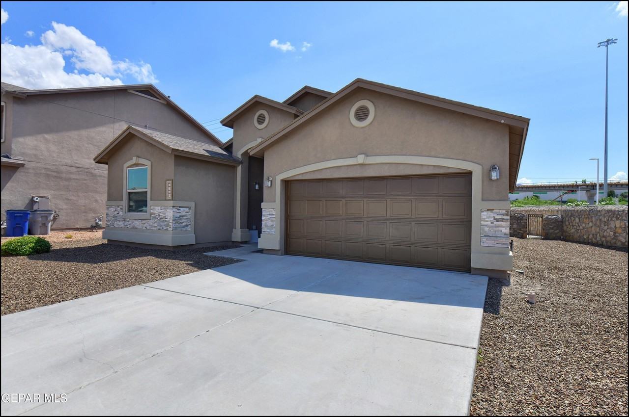 6560 Westfield Dr - Photo 4 of 33