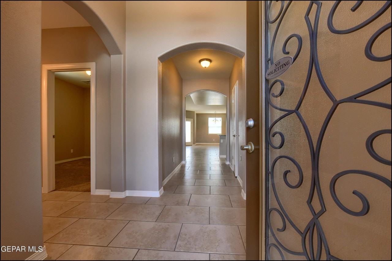 6560 Westfield Dr - Photo 6 of 33