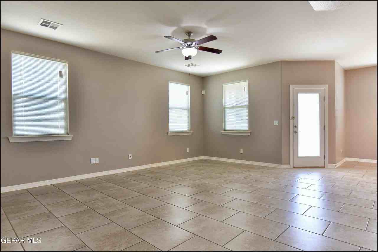 6560 Westfield Dr - Photo 7 of 33