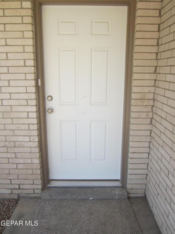 305 Corvena Way - Photo 6 of 50