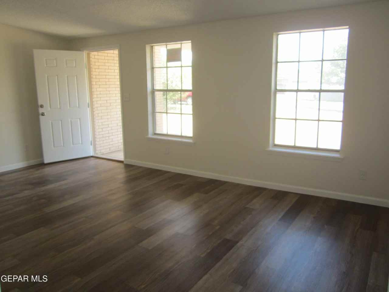 305 Corvena Way - Photo 7 of 50
