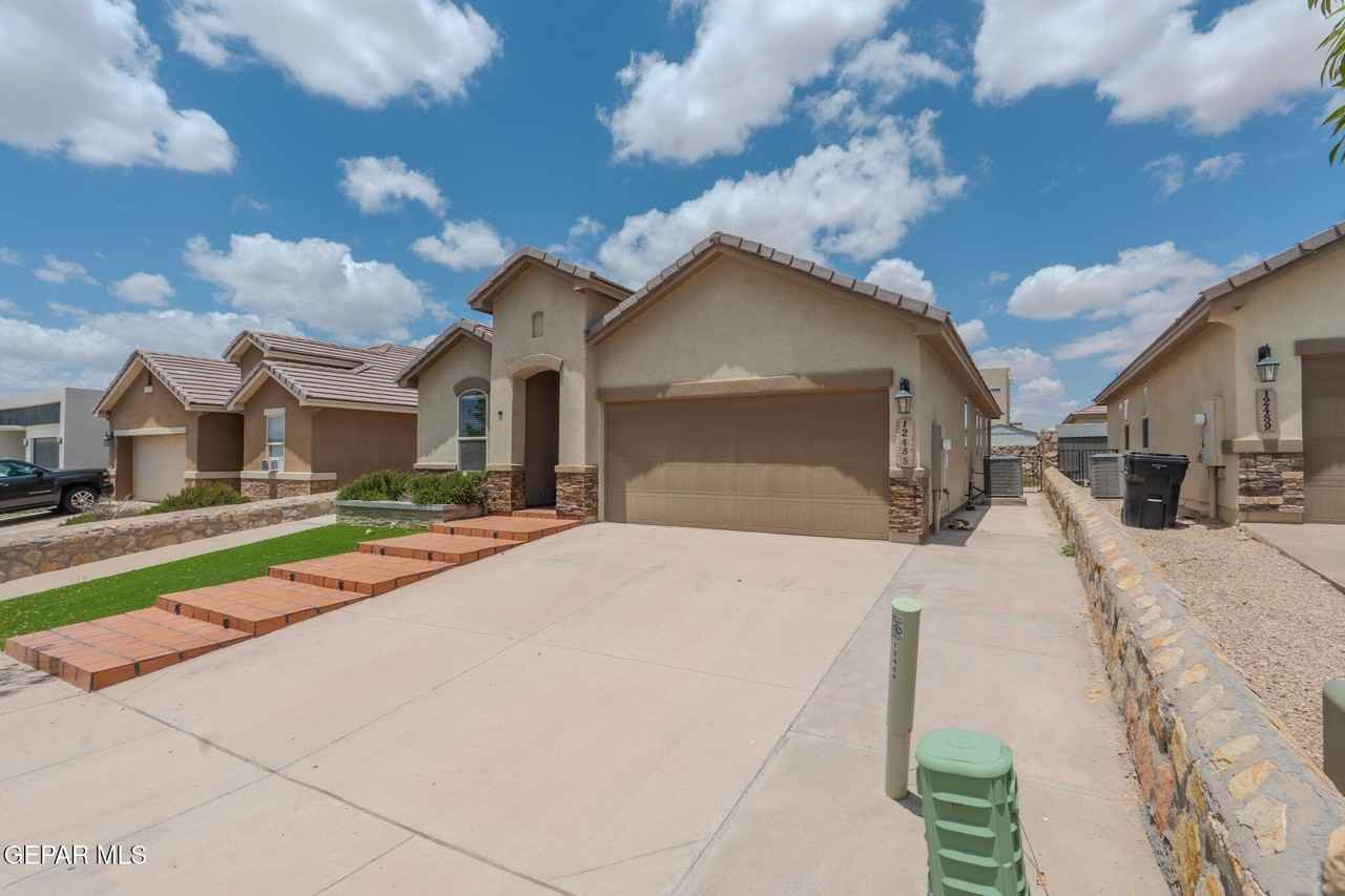 12485 Knightsbridge Dr - Photo 2 of 50
