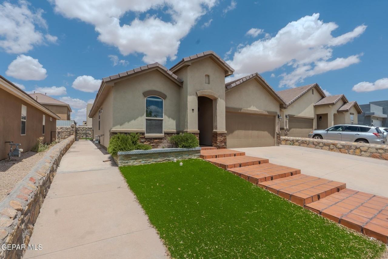 12485 Knightsbridge Dr - Photo 3 of 50