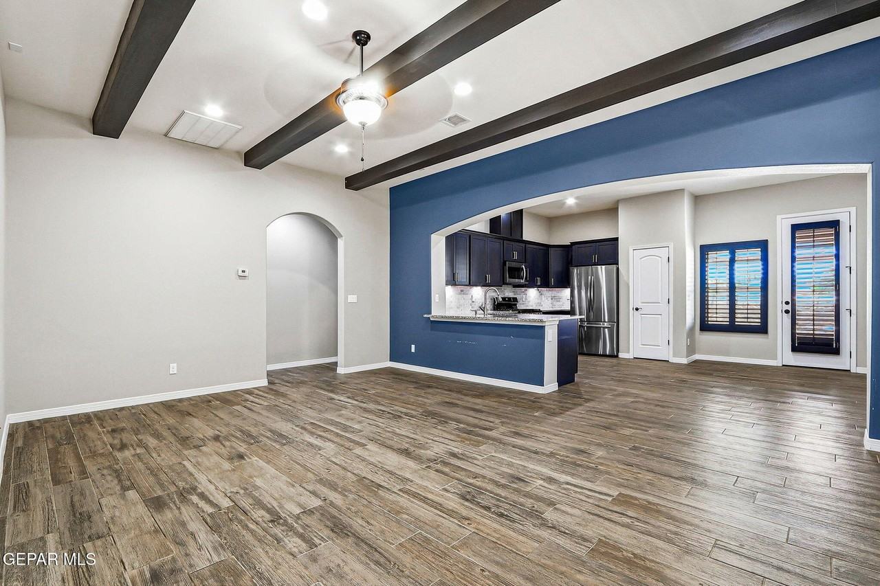 782 Lemington St - Photo 4 of 27
