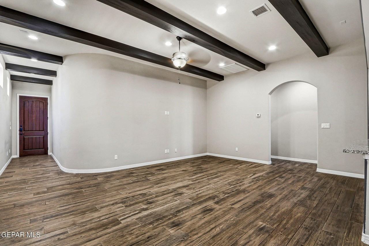 782 Lemington St - Photo 6 of 27