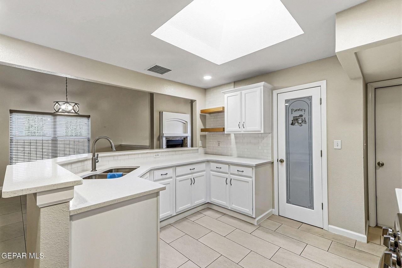 1308 Rose Bud Ln - Photo 5 of 28