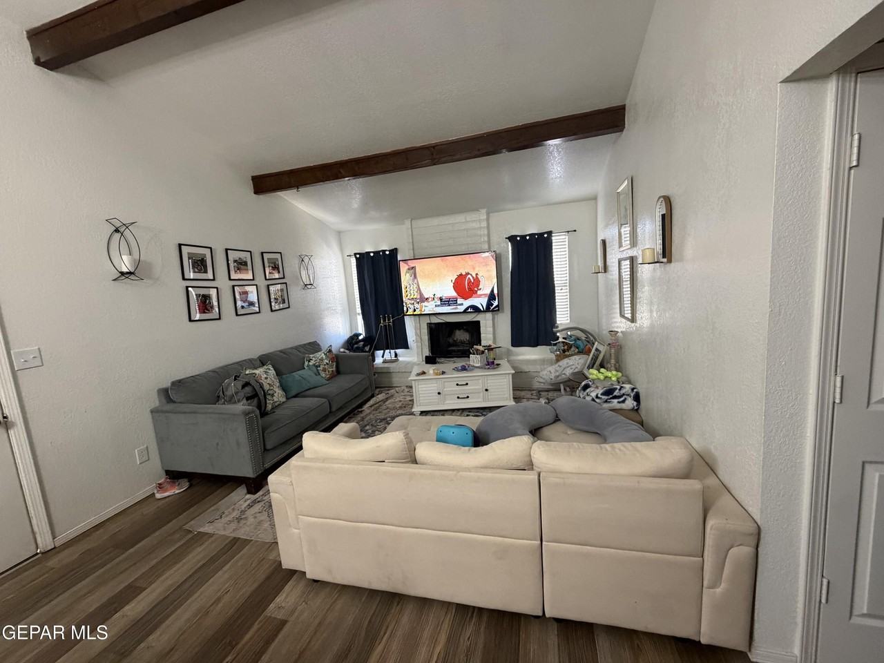 3547 E Glen Dr - Photo 2 of 19