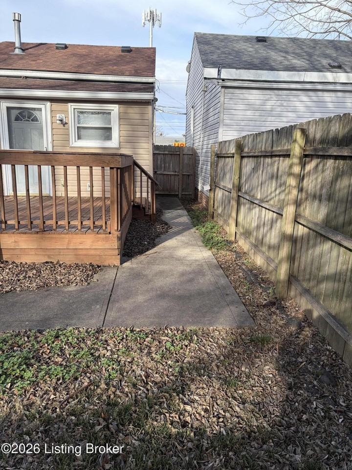 604 Winkler Ave - Photo 2 of 22