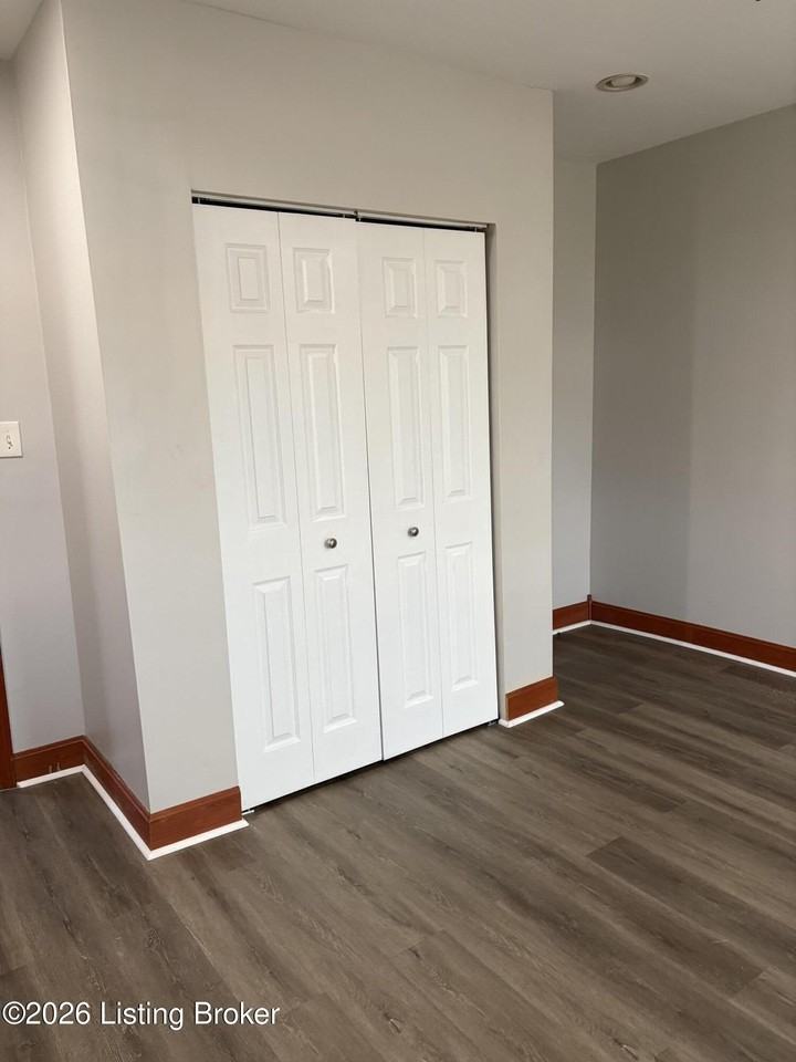 604 Winkler Ave - Photo 7 of 22