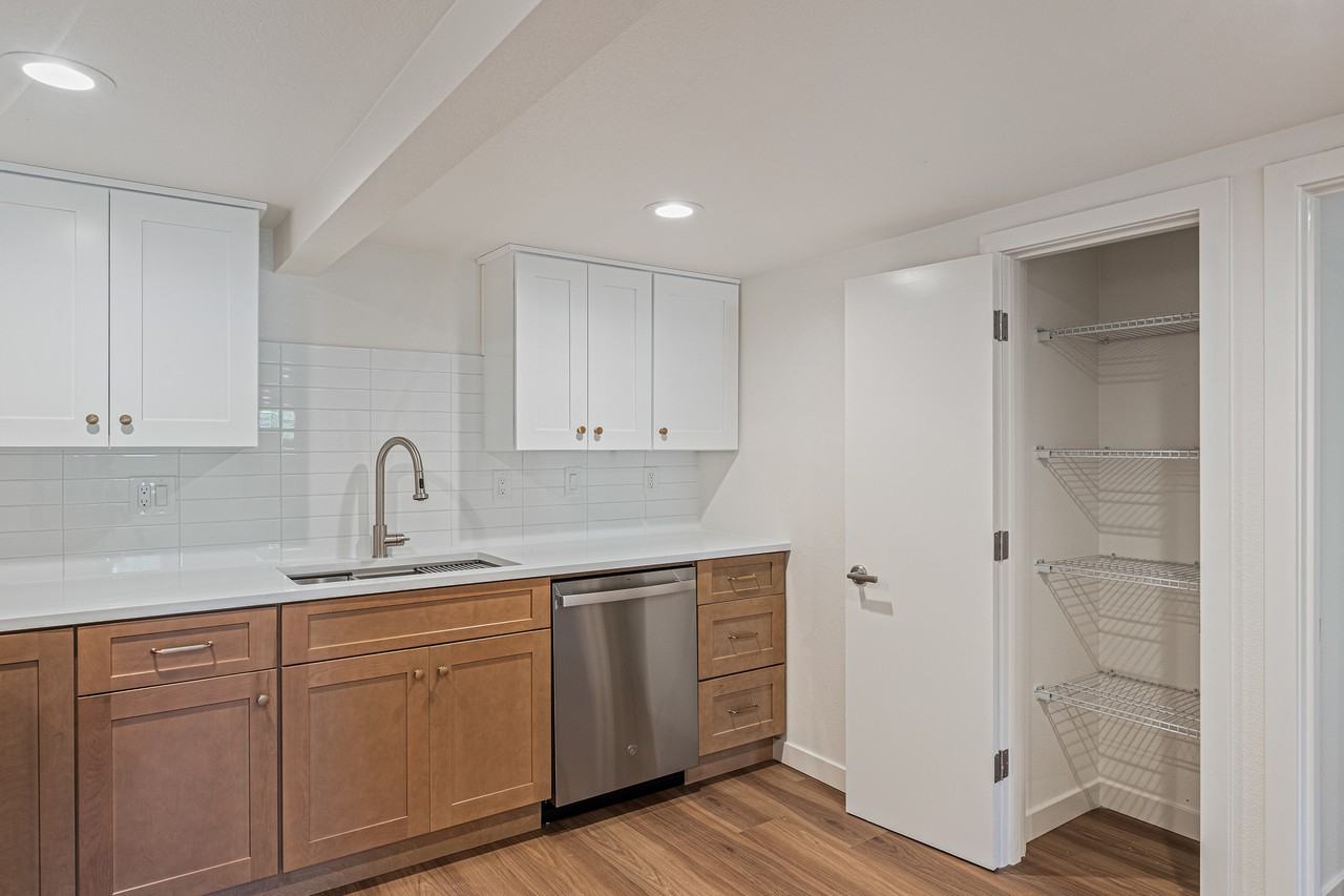 14325 Phinney Ave N #2 - Photo 3 of 20