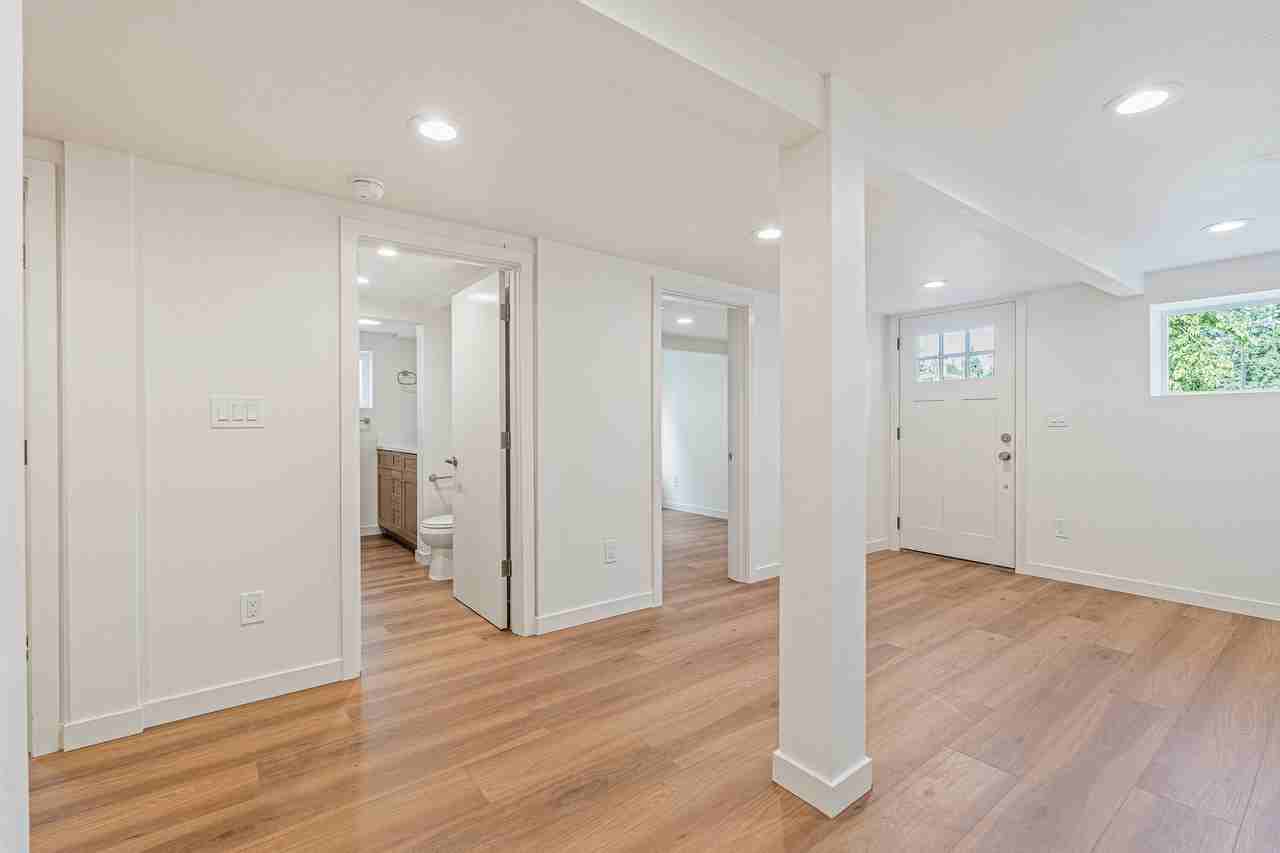 14325 Phinney Ave N #2 - Photo 7 of 20