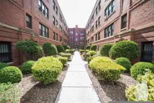 5736 N Winthrop Ave - Photo 1 of 1