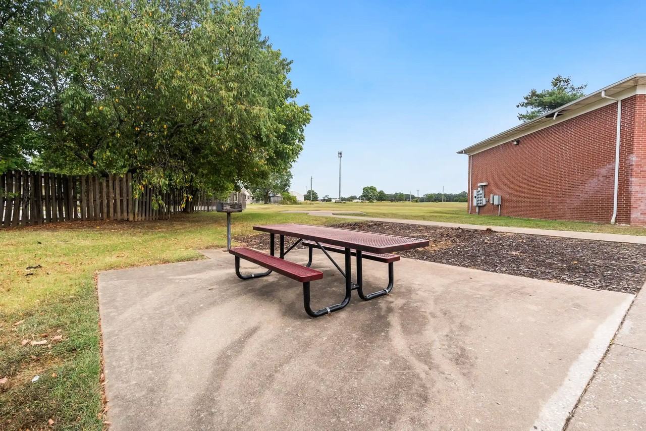 Neosho Meadows - Photo 5 of 12
