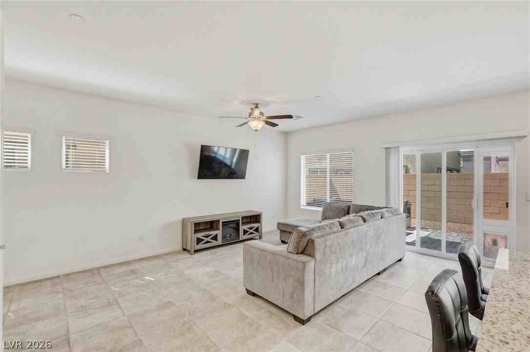 498 Canary Song Dr - Photo 3 of 41