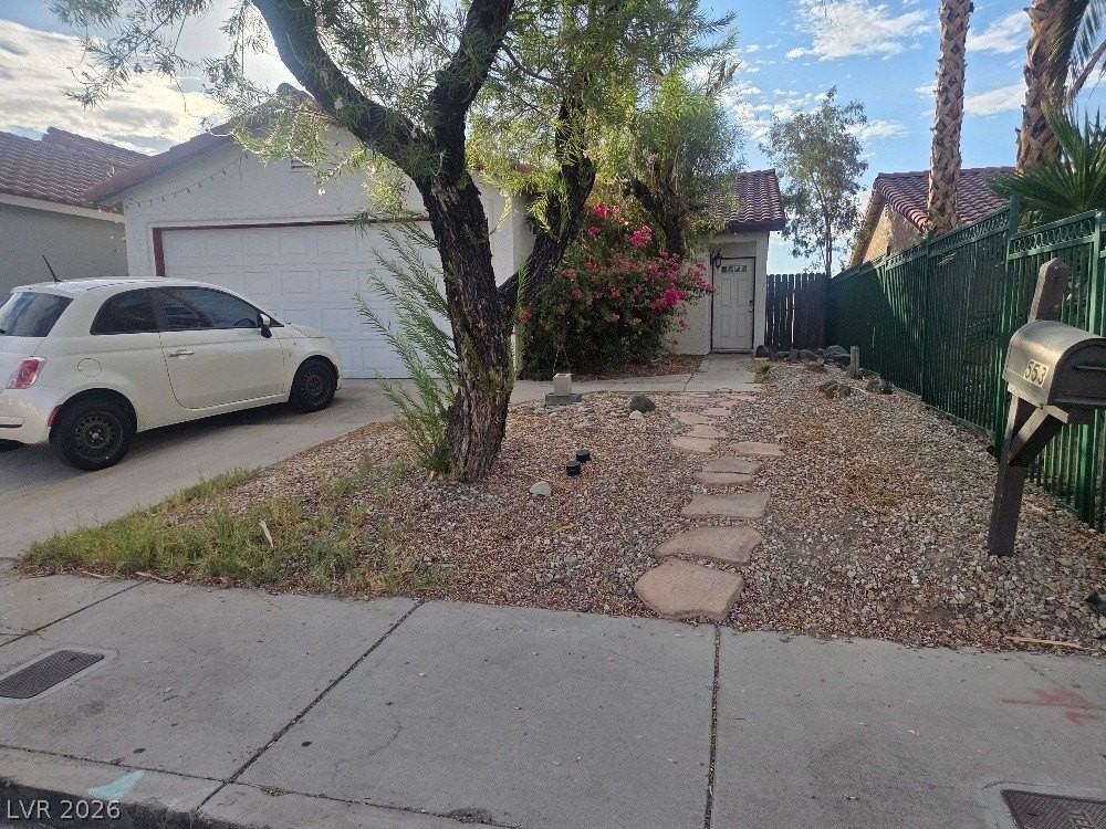 553 Grimsby Ave