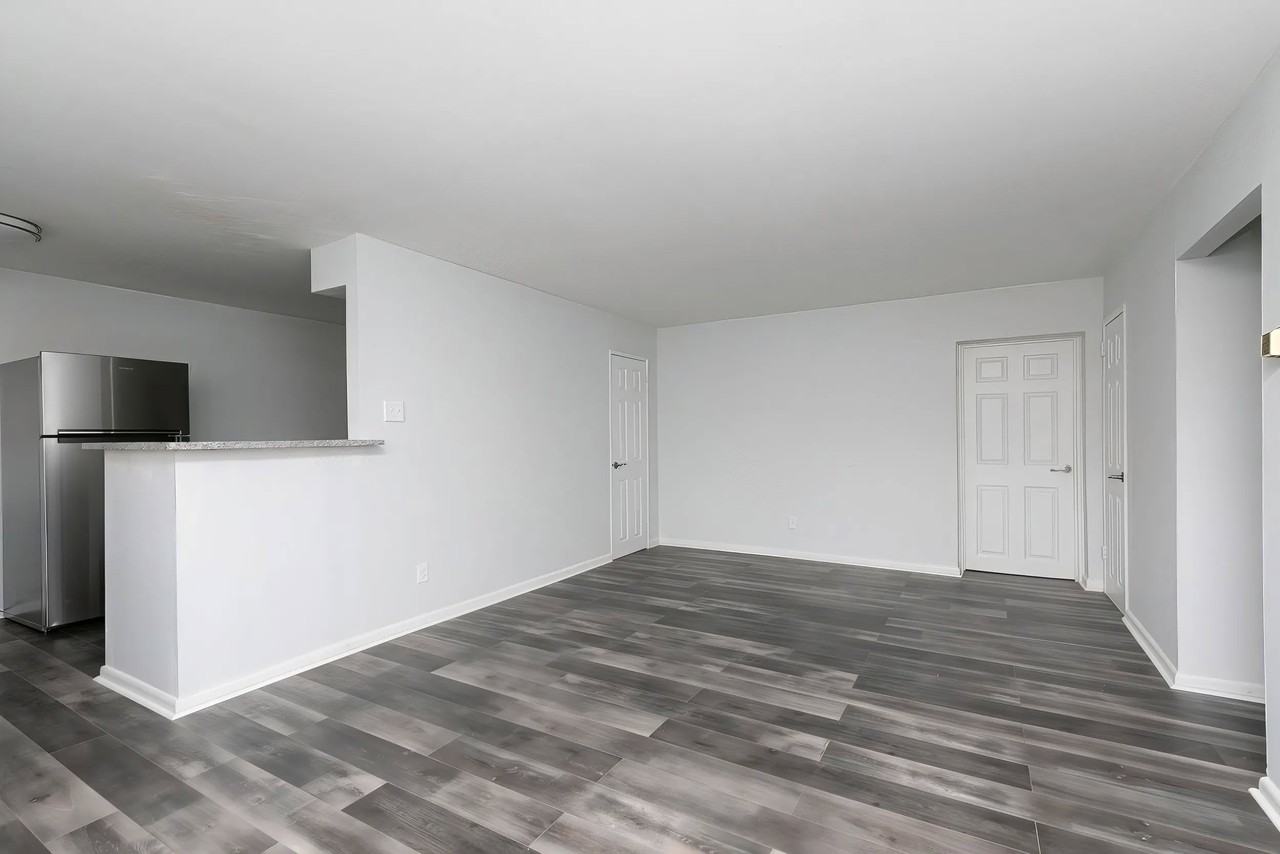 Walker Court Apartments - Photo 3 of 10