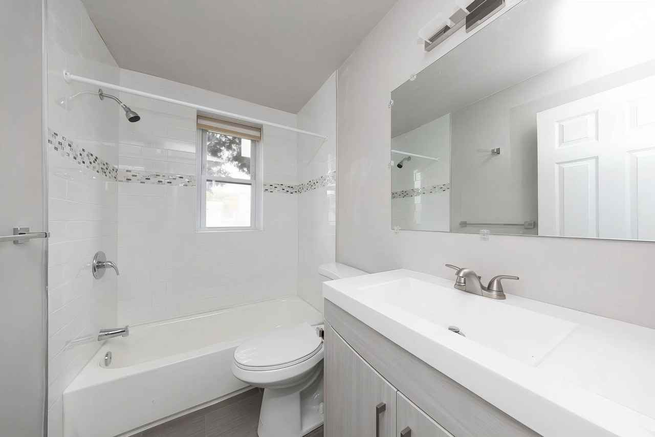 Walker Court Apartments - Photo 7 of 10