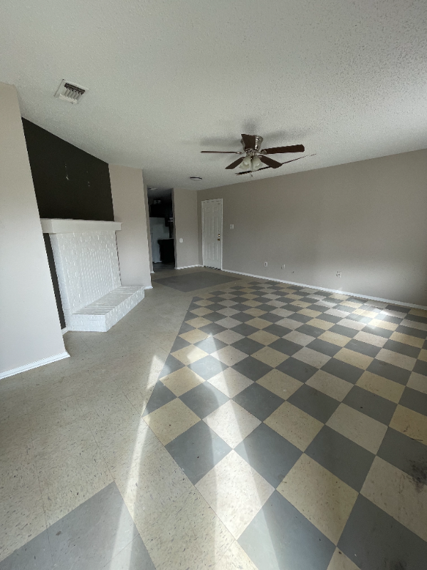 127 Willowbrook Dr - Photo 3 of 14