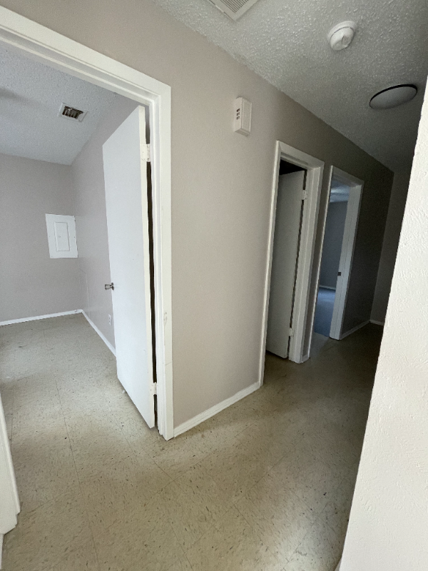127 Willowbrook Dr - Photo 5 of 14