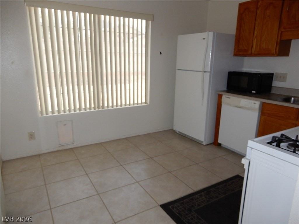 4431 Honeydew Cir - Photo 4 of 12