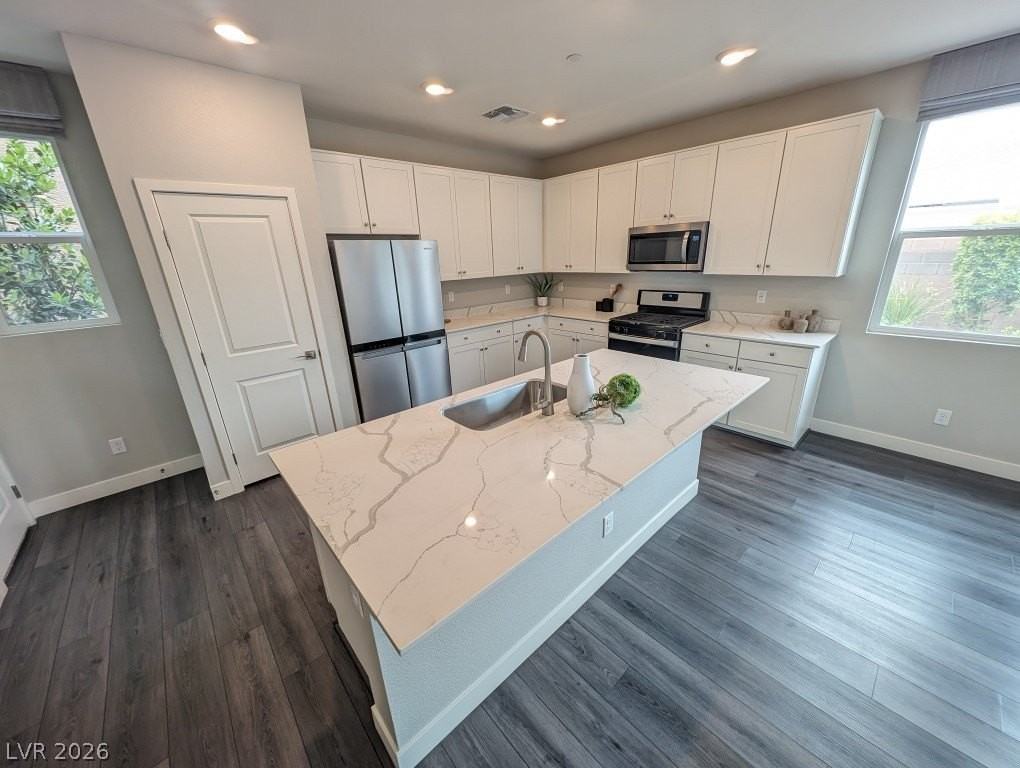 10795 Gentle Crest Ave - Photo 6 of 35