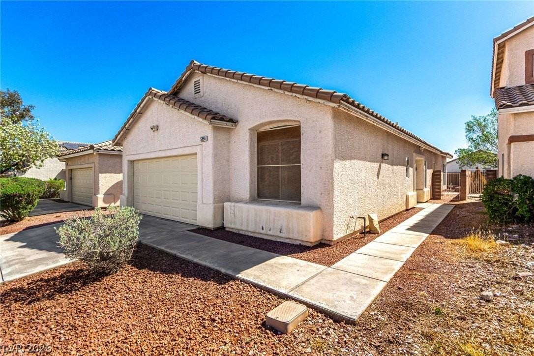 5856 Golden Wing St - Photo 2 of 33
