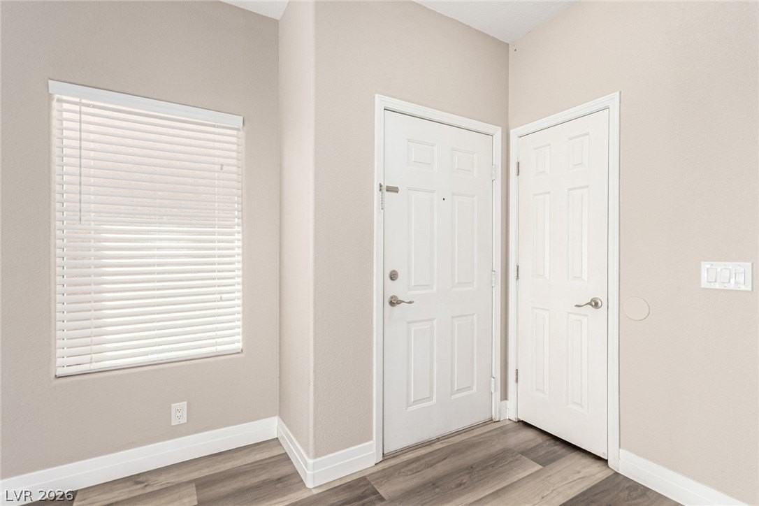 5856 Golden Wing St - Photo 4 of 33