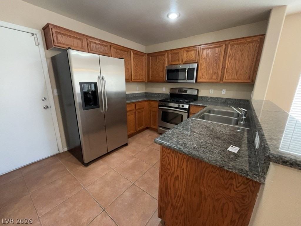 5680 Woods Crossing St - Photo 2 of 13