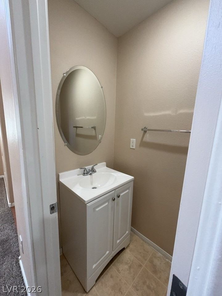 5680 Woods Crossing St - Photo 3 of 13