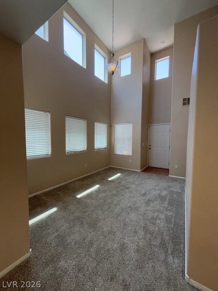 5680 Woods Crossing St - Photo 2 of 18