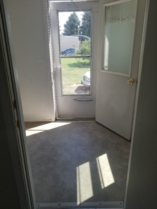 622 3rd Ave E - Photo 3 of 12