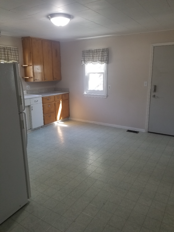 622 3rd Ave E - Photo 5 of 12