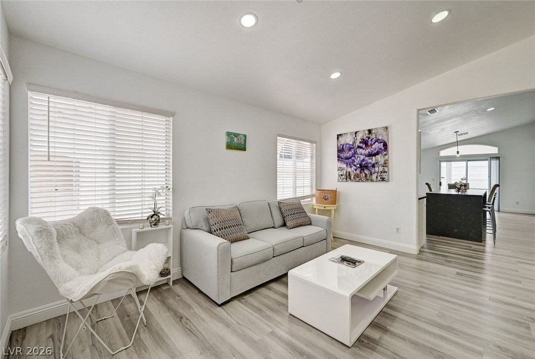 8127 Chambersberg St - Photo 3 of 39