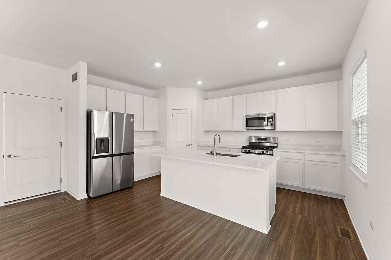 11423 Thomas St - Photo 2 of 25